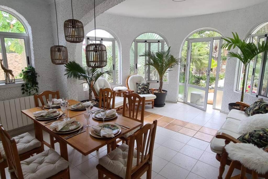 Tropical Paradise Villa In Torrevieja Exteriör bild