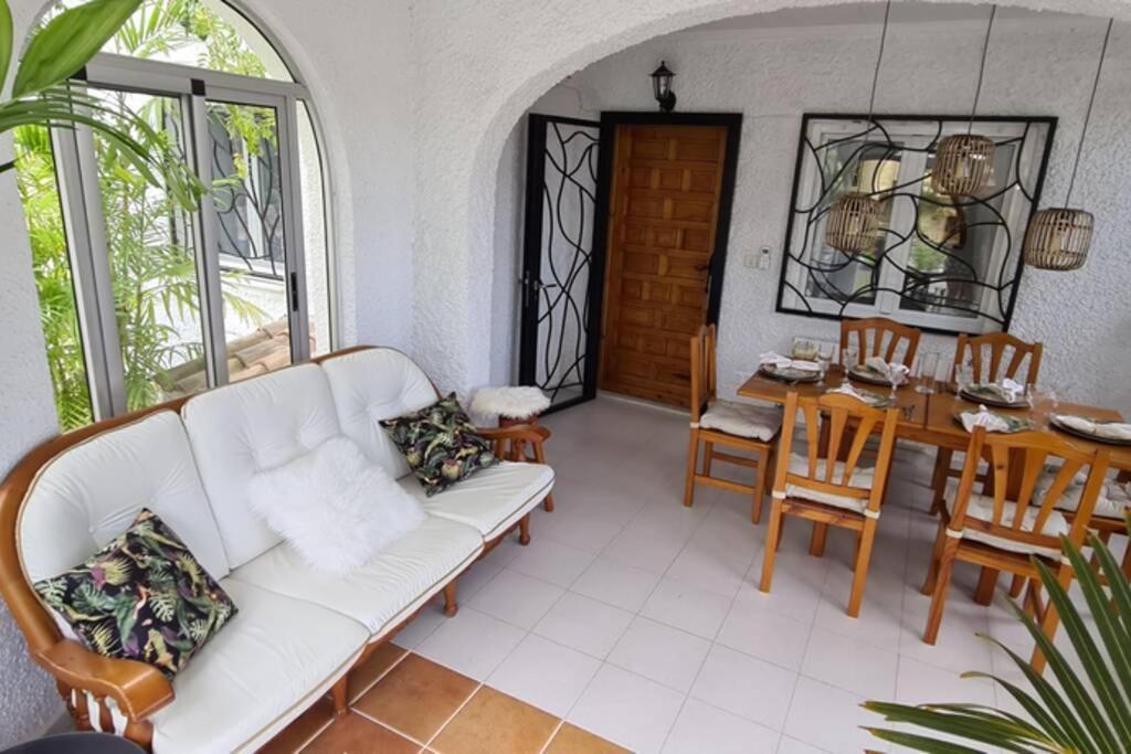 Tropical Paradise Villa In Torrevieja Exteriör bild
