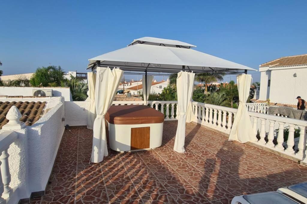 Tropical Paradise Villa In Torrevieja Exteriör bild